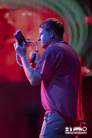 Pavement in concert