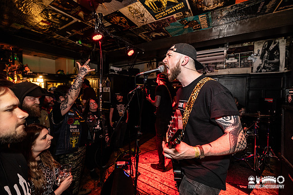 Acid Throne in concert