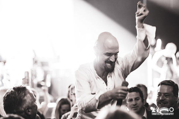 James in concert