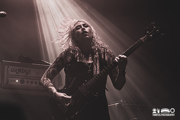 Frankie and the Witch Fingers in concert