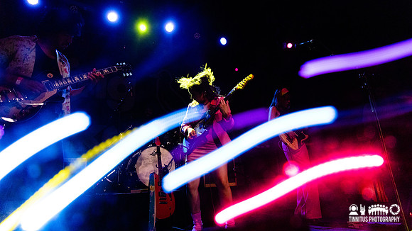 Dropper in concert