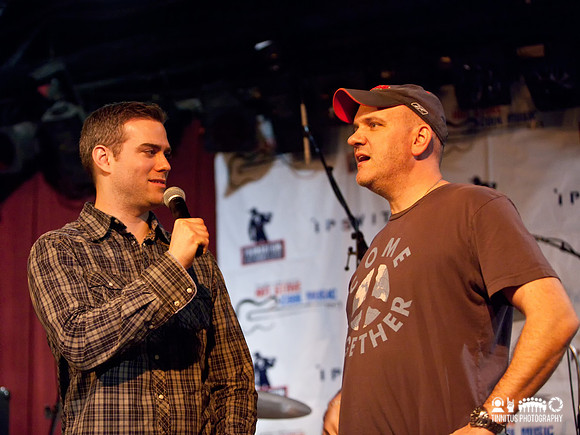 Theo Epstein (left) and Mike O'Malley talk baseball at the Hot S