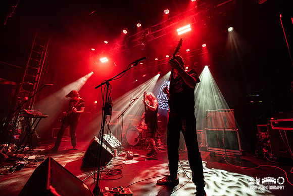 Frankie and the Witch Fingers in concert