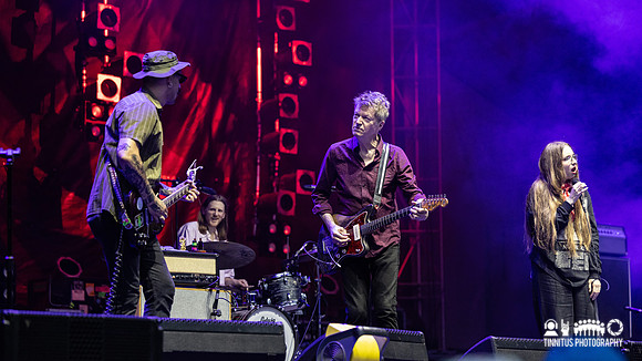 Dry Cleaning with Nels Cline in concert