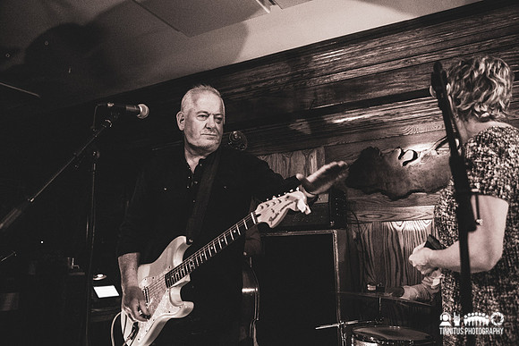 Jon Langford and Sally Timms in concert
