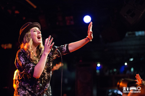 ZZ Ward in concert