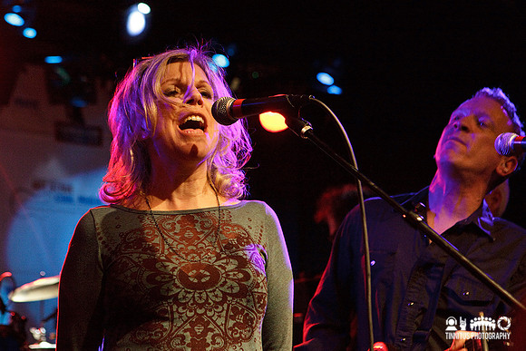 Tanya Donelly and Bill Janovitz play with the Hot Music Cool Mus
