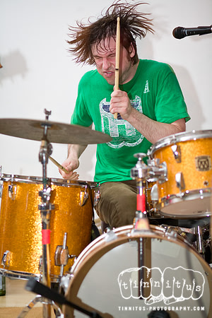Oneida in concert