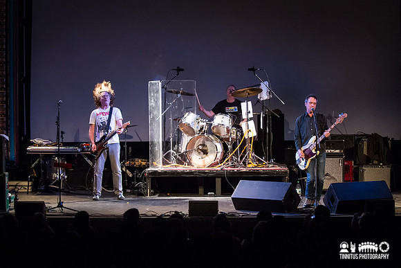 Mission of Burma in concert