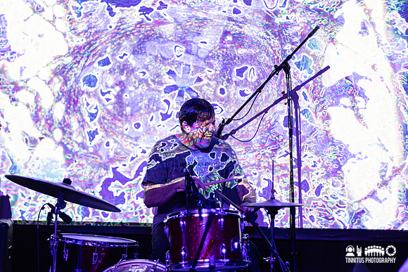 Oneida in concert