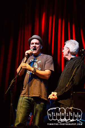 Mike O'Malley emcee'ing the tenth concert of the Hot Stove Cool