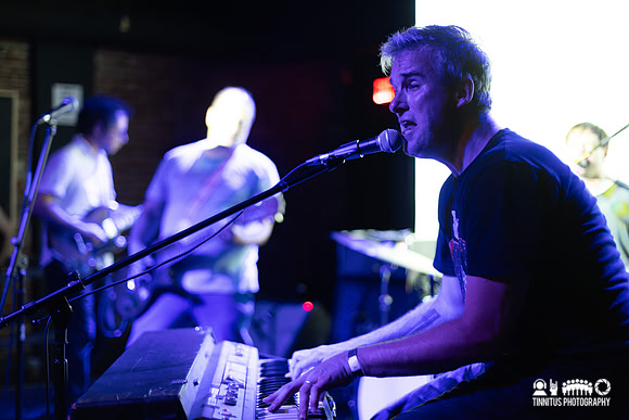 Oneida in concert