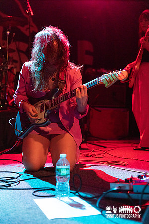 Dropper in concert