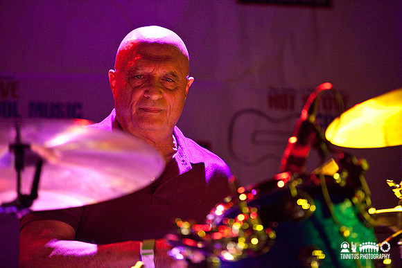 Barry and The Remains in concert at Hot Stove Cool Music