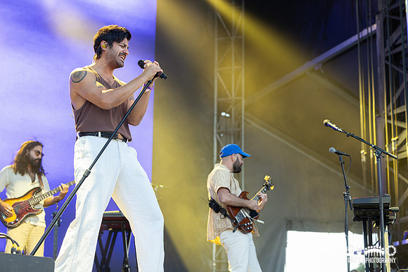 Young The Giant in concert