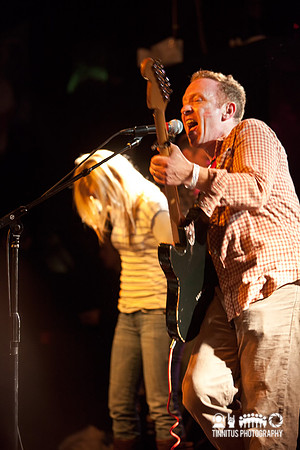 Bill Janovitz performs at Hot Stove/Cool Music charity event