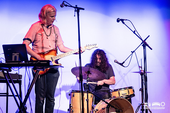 The Folk Implosion in concert