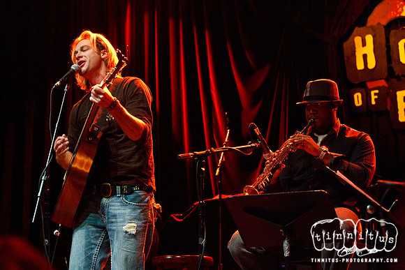 Bronson Arroyo plays Hot Stove Cool Music
