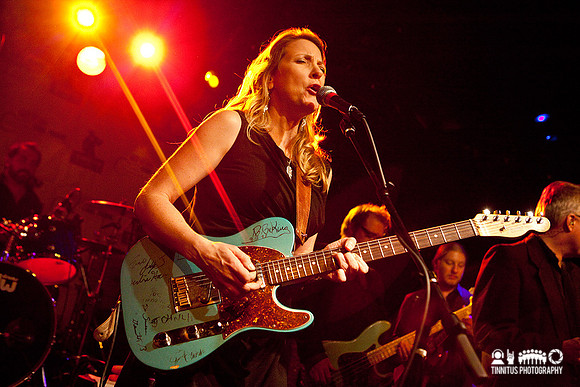 Susan Tedeschi and Derek Trucks play at the Hot Stove Cool Music