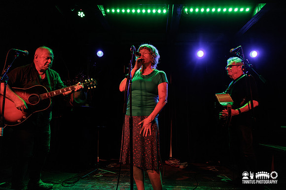 (Mini) Mekons in concert