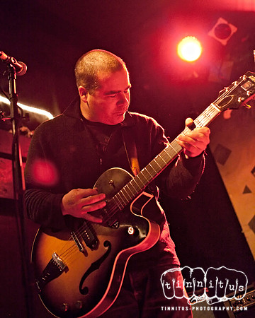 Black Clouds in concert, supporting Major Stars