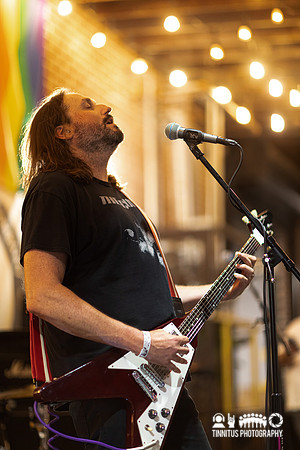 Worshipper in concert