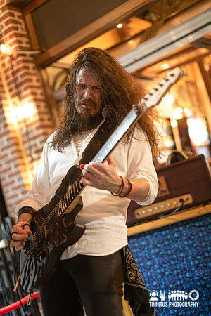 Worshipper in concert