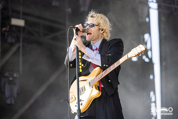 Luke Hemmings in concert