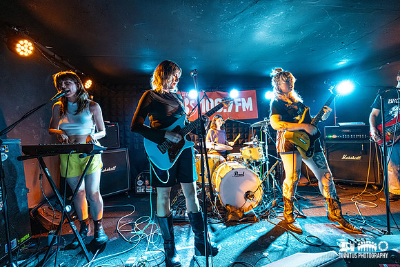 Blonde Revolver in concert