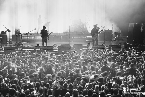 Queens of the Stone Age in concert
