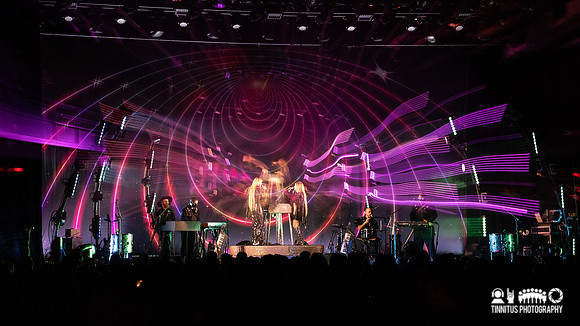 Lucius in concert