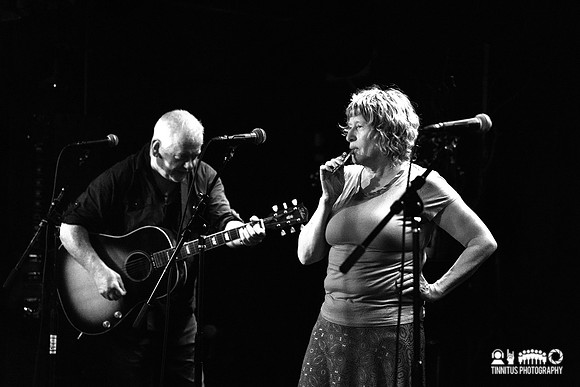 (Mini) Mekons in concert