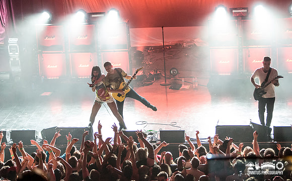 Sleigh Bells in concert