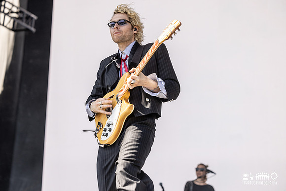 Luke Hemmings in concert