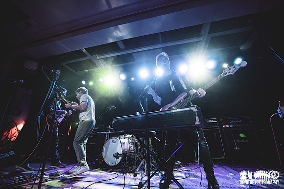 Oneida in concert