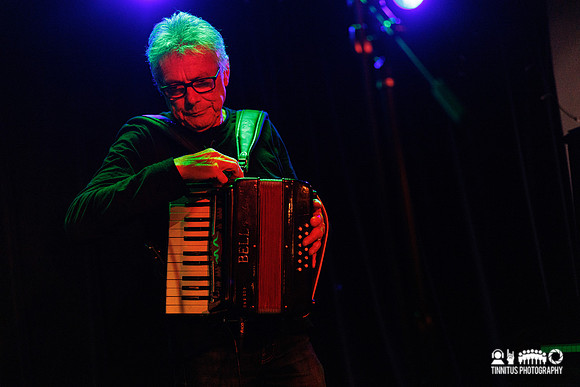 (Mini) Mekons in concert