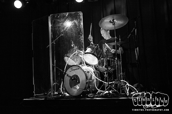 Mission of Burma in concert