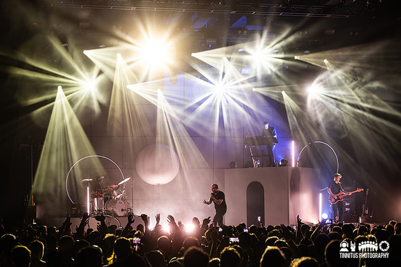 Future Islands in concert