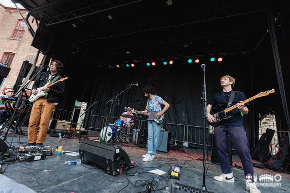 Sam Evian in concert