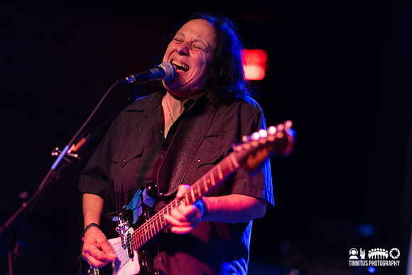 E in concert