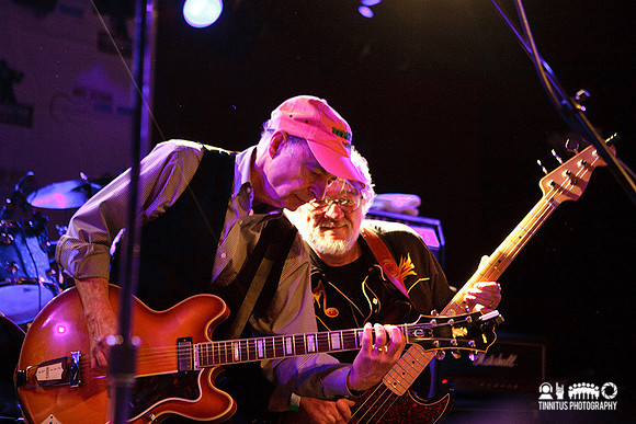 Barry and The Remains in concert at Hot Stove Cool Music
