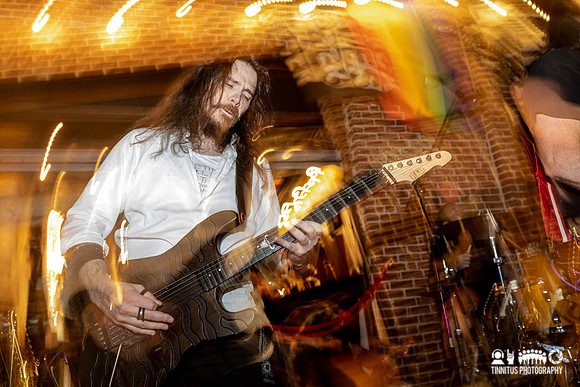 Worshipper in concert