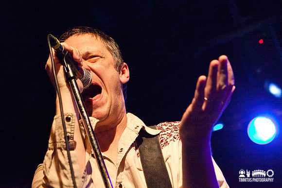 Mike Gent of The Hot Stove Cool Music All-Stars in concert