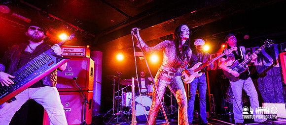 Bobbie Dazzle in concert