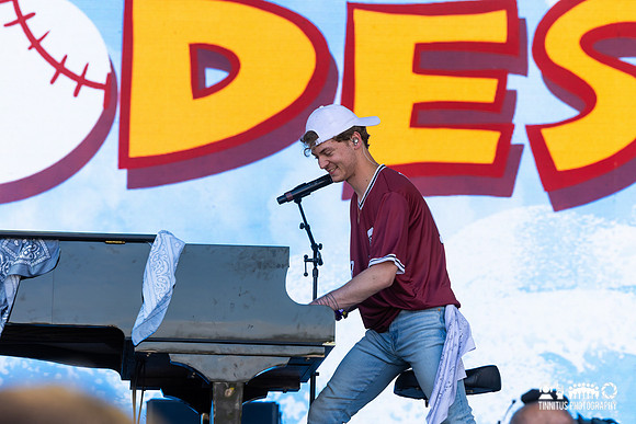 Kieran Rhodes in concert