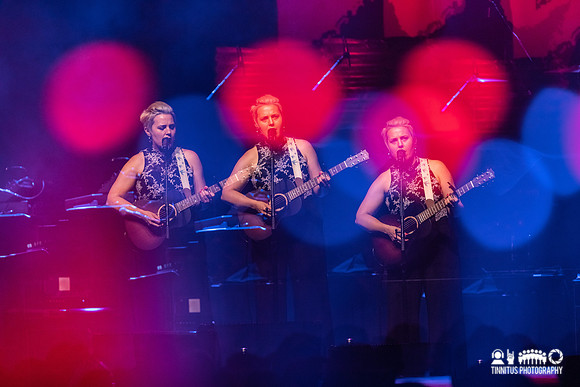 Liz Stringer in concert