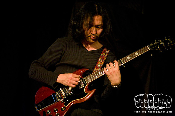 Damon and Naomi in concert, with Michio Kurihara