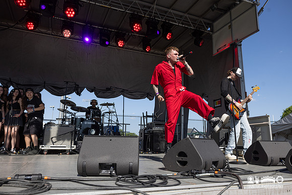 Justin Clancy in concert