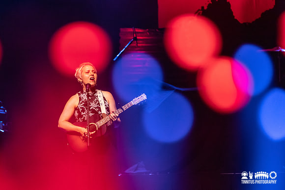 Liz Stringer in concert
