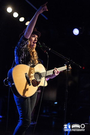 ZZ Ward in concert